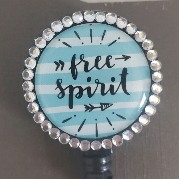 Free Spirit Retractable Arrow Bling Rhinstone Embellished ID Badge Reel NWT - Picture 3 of 9